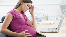 С предпринимателя взыскали взносы за фиктивное трудоустройство беременной
