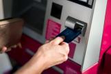 Можно ли не платить премию работнику, который в отпуске или на больничном