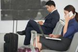 Оплата услуг аэропорта в VIP-зале: НДФЛ и взносы командированного работника