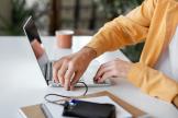 Можно ли уволить за прогул «удаленщика», который не работал из-за отсутствия связи, света и интернета