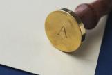 Кадровые документы факсимиле не подписывают