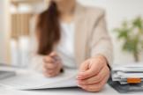 Порядок выдачи работнику трудовой книжки или выписки из нее