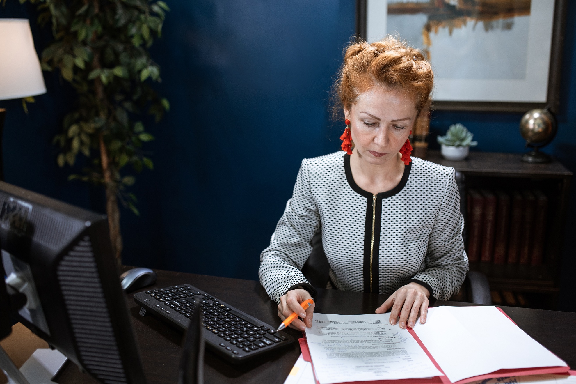 Как выдать и оформить справку о среднем заработке для безработного