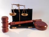Удерживать ли организации страховые взносы с вознаграждения медиатору?
