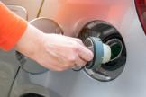 Как согласовать водителю право заправлять автомобиль бензином более высокой и низкой марки
