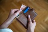Если нужно на испытательном сроке установить оклад меньше