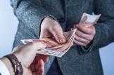 Удержание долга из зарплаты: нужно ли применять ККТ