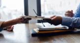 Трудовой договор: как внести недостающую информацию?