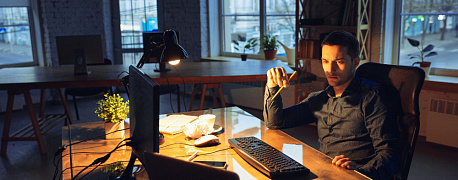 При расчете сверхурочных в 2024 году нужно учитывать и премии