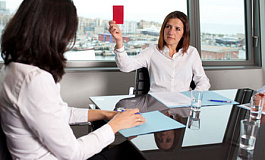 Как уволить работника в отпуске и на больничном