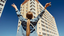 Удерживать ли НДФЛ с компенсационных выплат участнику долевого строительства?