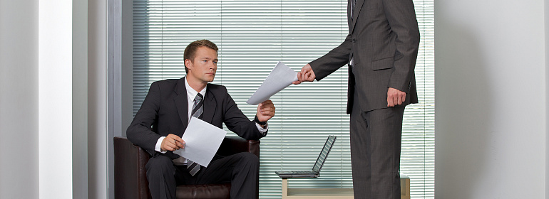 Что надо делать работодателю, если сотрудник оспорил свое увольнение в суде?