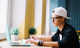 Как уволить несовершеннолетнего по инициативе работодателя в 2025 году