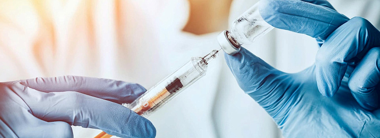 Стимулирующие выплаты для медиков, участвующих в вакцинации: что с НДФЛ?