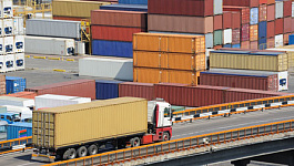 Экспедитор застраховал груз за счет клиента: нужен ли счет-фактура?