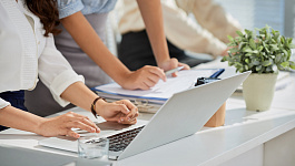 Нужно ли подавать подраздел 1.1 ЕФС-1 при приеме иностранного работника?