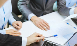 Можно ли использовать личную карту работника –  подотчетного лица?