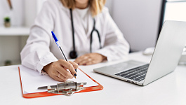 Допустимо ли отстранение работника, если медосмотр пройден не по направлению работодателя? 