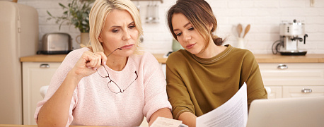 С кого взыскать убытки от выплаты работнику «двойной» зарплаты по ошибке