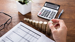 Можно ли лишить работника надбавки, если без нее зарплата ниже МРОТ?