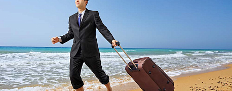 Во время больничного работник поехал отдыхать. Можно ли привлечь к «дисциплинарке»? 