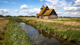 Куда иголка - туда и нитка: землю и постройки на ней разделять нельзя