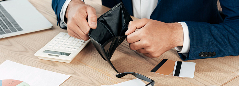 Нужно ли платить страховые взносы за «директора без зарплаты» компании на АУСН