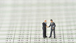 Кто будет владеть акциями фирмы, исключенной  ЕГРЮЛ?