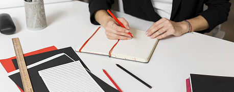 Какие отчеты сдать в январе 2026 года и какие налоговые платежи провести