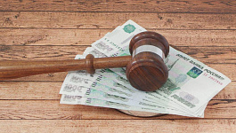 Работодатель компенсирует сотруднику штраф: что со взносами? 