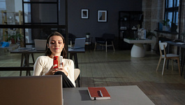 Нахождение на территории работодателя не свидетельствует о сверхурочной работе