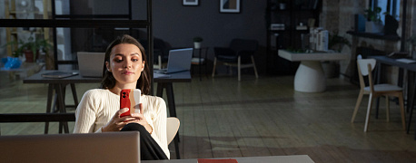 Нахождение на территории работодателя не свидетельствует о сверхурочной работе