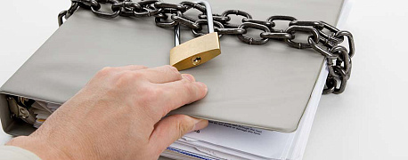 Нужно ли малому предприятию менять учетную политику сразу после включения в реестр? 