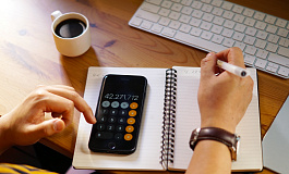 Есть ли максимум для удержания из зарплаты по заявлению работника?