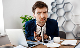 Неявка директора по вызову ФНС не свидетельствует о том, что сведения о нем недостоверны