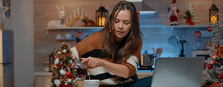 Как оплачивать работу в новогодние праздники с 31 декабря 2025 по 11 января 2026