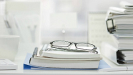 Учет трудовых книжек: большие споры вокруг мелких расходов