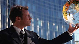 Работник работает за границей. Кто платит НДФЛ   