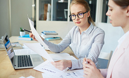 Нужно ли работнику выдавать расчетный листок при выплате отпускных?