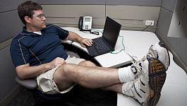 Каких сотрудников можно не  уведомлять о праве выбора электронной трудовой