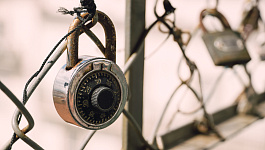 Отменить блокировку счета частичной оплатой долга нельзя