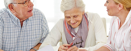 Пособия работникам 65+ ФСС выплачивает до окончания режима самоизоляции