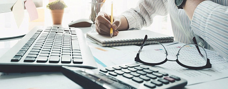 Больничный по уходу за ребенком в 2024 году: лимиты дней, пример расчета