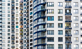 Нужно ли начислять страховые взносы на выплаты председателю совета МКД без договора