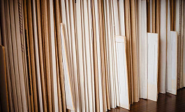 Нужно ли править кадровые документы при смене названия фирмы