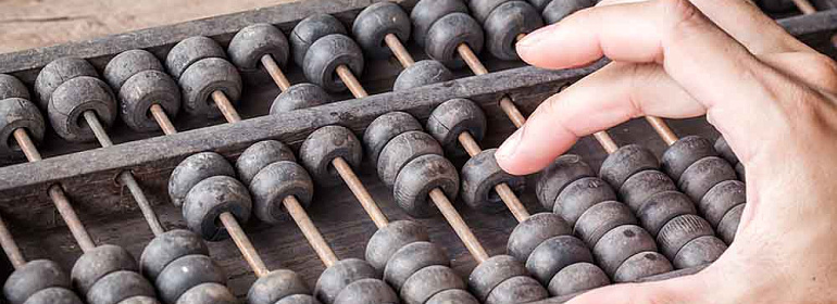 КС РФ высказался о зарплате за период заключения несправедливо осужденного  работника