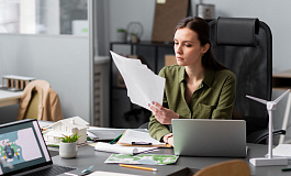 Бухгалтер не из штата: зачем это нужно и как оформить?