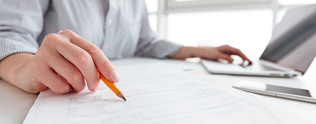 Как оплачивать больничный, если работник оформил его в середине рабочего дня?