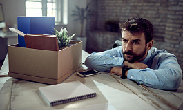 Если работник не хочет работать по новому адресу офиса, его можно уволить