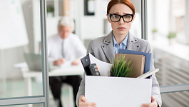 Условие увольнения работника в связи с истечением срока трудового договора